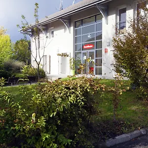 https://residhome-geneve-prevessin-le-carre-dor.hotels-rhonealpes.com